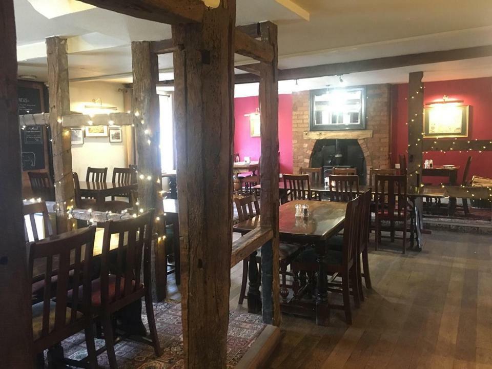 The Bear Inn Hodnet エクステリア 写真